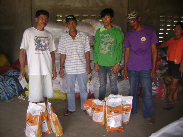 distribution-of-hybrid-rice-seeds-3